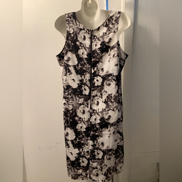 Last call! NWT floral Gap dress 🌟 - Picture 2 of 5
